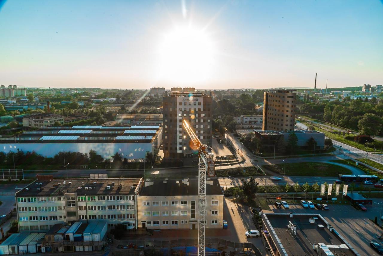 Apartament Plaza Tower 14 Pietro Келце Екстериор снимка